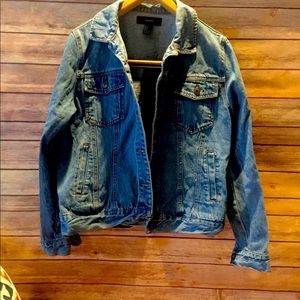 Forever 21 Classic Denim Trucker Jacket! SZ Sm